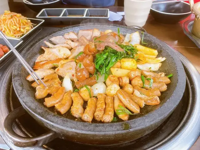 Khám Phá 10 Quán Lòng Bò Nướng Hàn Quốc Ngon Nhất Sài Gòn