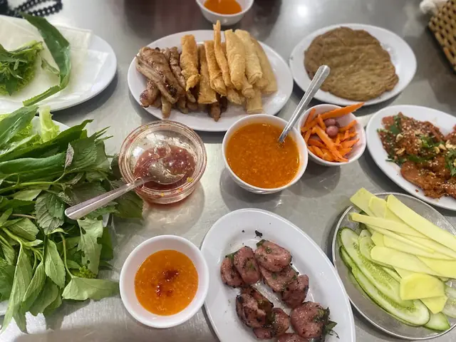 Khám Phá Nem Nướng Đặng Văn Quyên – Địa Chỉ Thực Đơn Lịch Sử