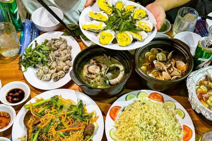 Khám Phá 12 Quán Hải Sản Bờ Kè Nha Trang Ngon, Giá Tốt