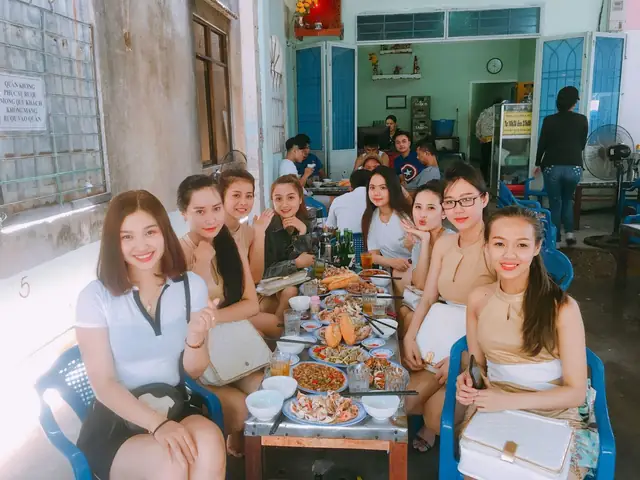 Khám Phá Hải Sản Năm Đảnh: Thực Đơn, Giá Và Địa Chỉ Khám Phá Hải Sản Năm Đảnh: Thực Đơn, Giá Và Địa Chỉ