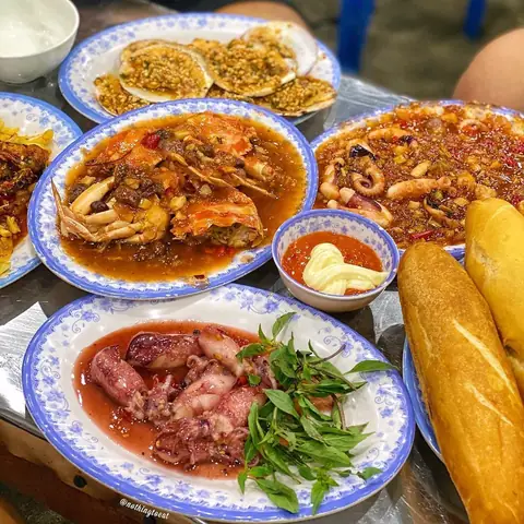 Khám Phá Hải Sản Năm Đảnh: Thực Đơn, Giá Và Địa Chỉ
