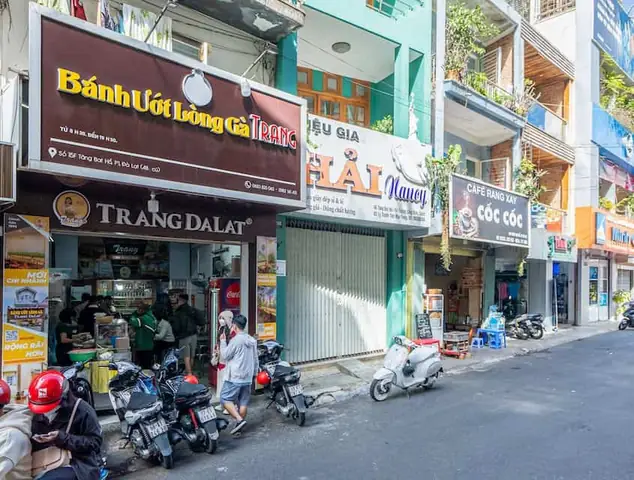Quán Trang Bánh Ướt Lòng Gà Đà Lạt: Đánh Giá Chi Tiết Từ Một Thực Khách Cứng