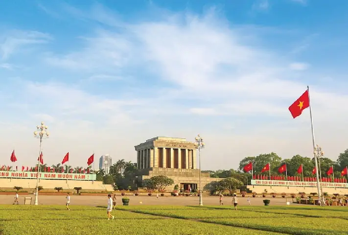 Khám Phá Quảng Trường Ba Đình – Lịch Sử, Kiến Trúc Và Sự Kiện