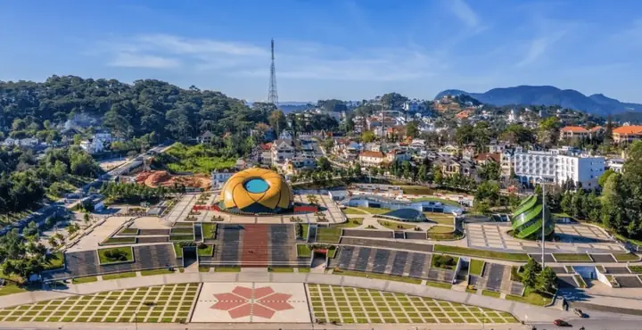 Khám Phá Quảng Trường Lâm Viên – Hướng Dẫn Du Lịch Đà Lạt