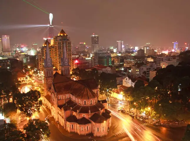 Khám Phá Sài Gòn Về Đêm: 20 Địa Điểm Ăn Chơi Không Thể Bỏ Lỡ