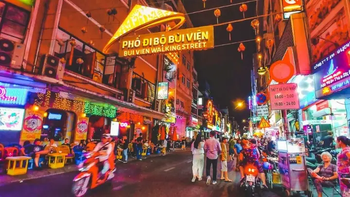 Khám Phá Sài Gòn Về Đêm: 20 Địa Điểm Ăn Chơi Không Thể Bỏ Lỡ Khám Phá Sài Gòn Về Đêm: 20 Địa Điểm Ăn Chơi Không Thể Bỏ Lỡ