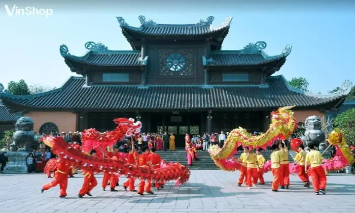 Sắm Lễ Chùa Bái Đính: Hướng Dẫn Chi Tiết Văn Khấn Và Quy Trình Chuẩn