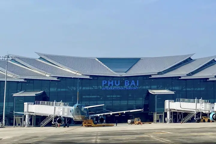 Chi Tiết Sân Bay Phú Bài: Vị Trí, Dịch Vụ, Cách Di Chuyển