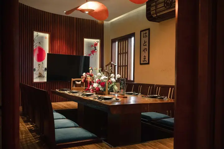 Hatoyama 8 Vạn Phúc: Review Tinh Hoa Ẩm Thực Nhật
