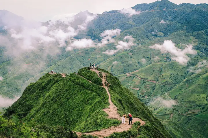 Khám Phá Trekking Sống Lưng Khủng Long Tà Xùa Cho Du Khách Khám Phá Trekking Sống Lưng Khủng Long Tà Xùa Cho Du Khách