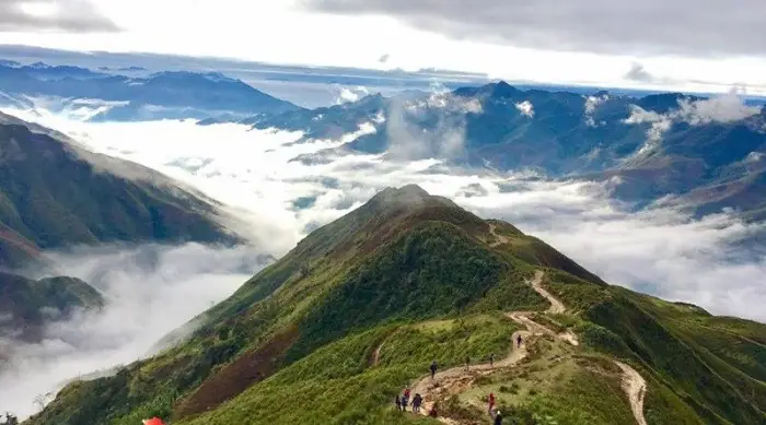 Khám Phá Trekking Sống Lưng Khủng Long Tà Xùa Cho Du Khách Khám Phá Trekking Sống Lưng Khủng Long Tà Xùa Cho Du Khách