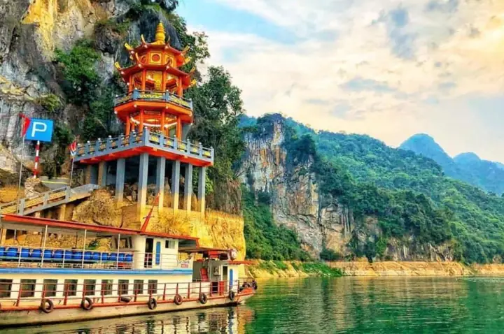 Khám Phá Vị Thần Dân Gian Chúa Thác Bờ Và Câu Chuyện Huyền Thoại Khám Phá Vị Thần Dân Gian Chúa Thác Bờ Và Câu Chuyện Huyền Thoại