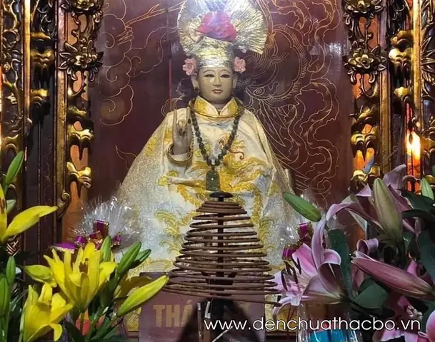Khám Phá Vị Thần Dân Gian Chúa Thác Bờ Và Câu Chuyện Huyền Thoại