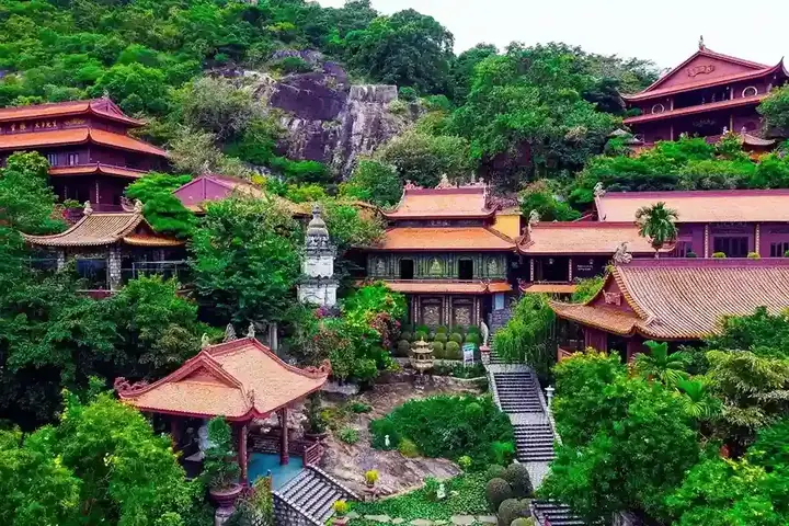 Khám Phá Chùa Hang Châu Đốc: Sự Tích Đôi Rắn Thần Và Ý Nghĩa Linh Thiêng Khám Phá Chùa Hang Châu Đốc: Sự Tích Đôi Rắn Thần Và Ý Nghĩa Linh Thiêng