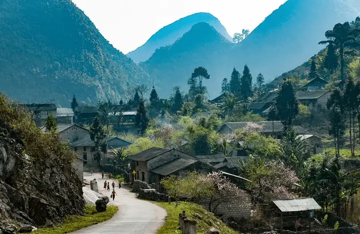 Khám Phá Thung Lũng Sủng Là – Điểm Đến Thiên Nhiên Hùng Vĩ