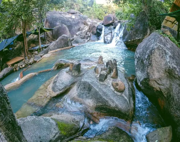 Khám Phá Suối Đá Vũng Tàu: Hướng Dẫn Du Lịch Cho Gia Đình Khám Phá Suối Đá Vũng Tàu: Hướng Dẫn Du Lịch Cho Gia Đình