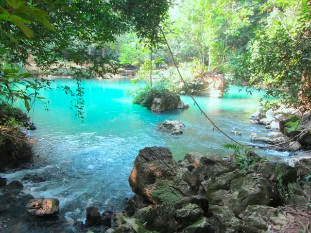 Khám Phá Suối Lê Nin: Lịch Sử, Cảnh Đẹp & Trải Nghiệm Khám Phá Suối Lê Nin: Lịch Sử, Cảnh Đẹp & Trải Nghiệm