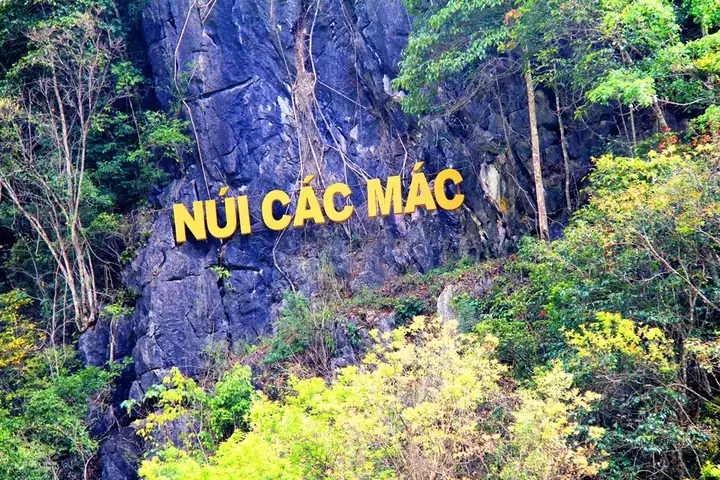 Suối Lê Nín – Núi Các Mác: Tổng Quan Chi Tiết Về Điểm Du Lịch Thiên Nhiên Độc Đáo