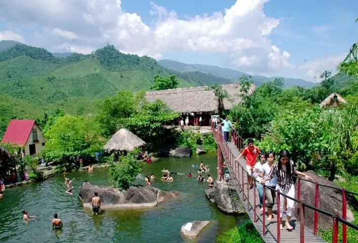 Khám Phá Suối Lương Đà Nẵng: Hướng Dẫn Du Lịch Cho Gia Đình Khám Phá Suối Lương Đà Nẵng: Hướng Dẫn Du Lịch Cho Gia Đình