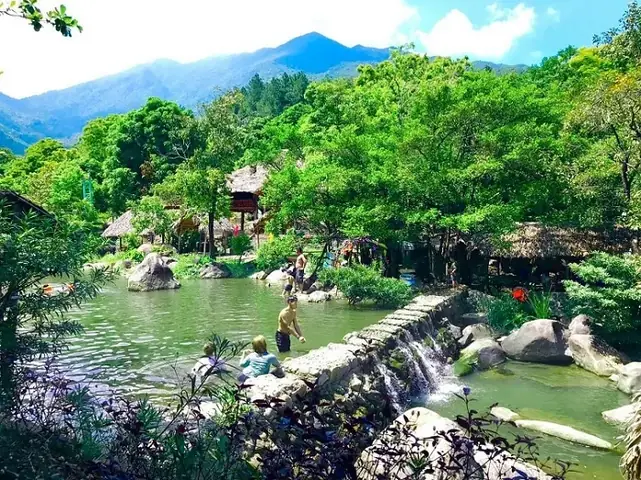 Khám Phá Suối Lương Đà Nẵng: Hướng Dẫn Du Lịch Cho Gia Đình Khám Phá Suối Lương Đà Nẵng: Hướng Dẫn Du Lịch Cho Gia Đình
