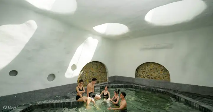 So Sánh Giá Vé Suối Nước Nóng Bình Châu Cho Người Lớn Và Trẻ Em