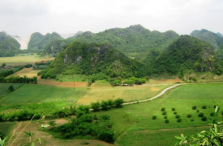 Khám Phá Tam Điệp Ninh Bình: Điểm Nổi Bật Và Trải Nghiệm Mới Nhất