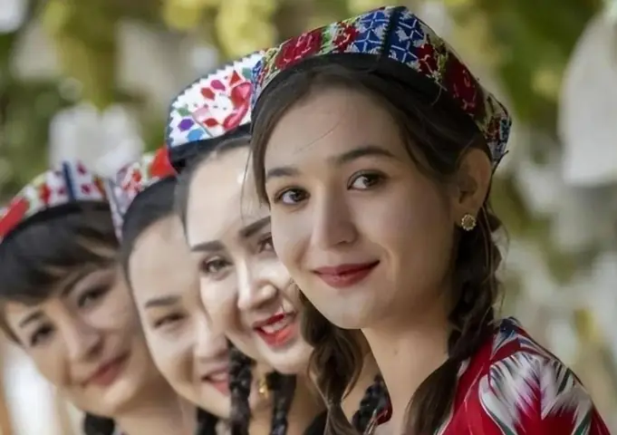 Khám Phá Tân Cương: Định Nghĩa, Vị Trí Và Cách Dịch Tiếng Anh Khám Phá Tân Cương: Định Nghĩa, Vị Trí Và Cách Dịch Tiếng Anh