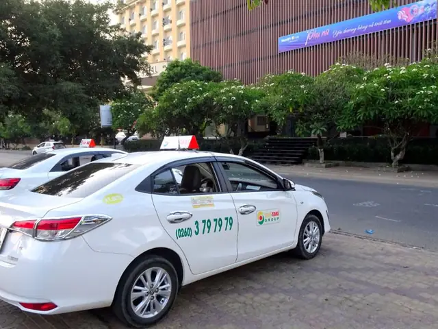 So Sánh Giá Và Dịch Vụ Taxi Sân Bay Cam Ranh Cho Nha Trang