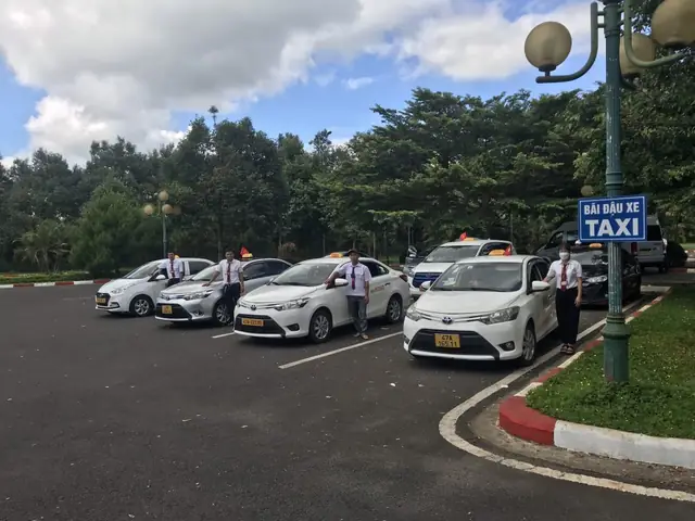 Taxi Quyết Tiến Buôn Ma Thuột: Dịch Vụ & Giá Cả
