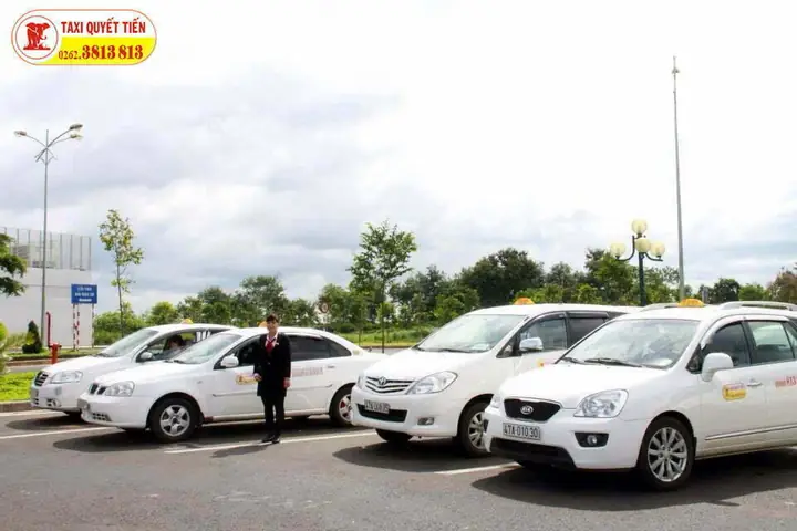 Taxi Quyết Tiến Buôn Ma Thuột: Dịch Vụ & Giá Cả