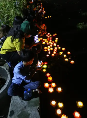 Khám Phá Ý Nghĩa Thả Đèn Hoa Đăng Trong Lễ Vu Lan Khám Phá Ý Nghĩa Thả Đèn Hoa Đăng Trong Lễ Vu Lan
