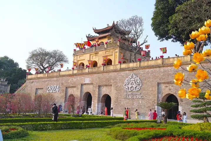 Hướng Dẫn Chi Tiết Tham Quan Hoàng Thành Thăng Long Cho Du Khách