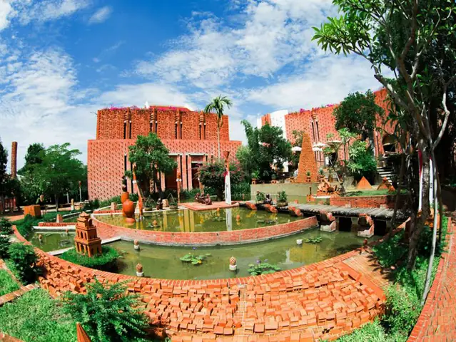 Khám Phá Làng Gốm Thanh Hà: Hướng Dẫn Tham Quan Và Trải Nghiệm Khám Phá Làng Gốm Thanh Hà: Hướng Dẫn Tham Quan Và Trải Nghiệm