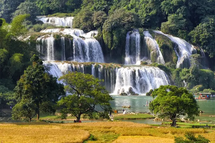 Khám Phá 12 Địa Điểm Du Lịch Miền Bắc Tháng 10 Cho Du Khách