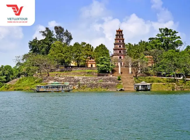 Thành Phố Huế Và Chùa Thiên Mụ: Lịch Sử, Kiến Trúc Và Giá Trị Văn Hoá Thành Phố Huế Và Chùa Thiên Mụ: Lịch Sử, Kiến Trúc Và Giá Trị Văn Hoá