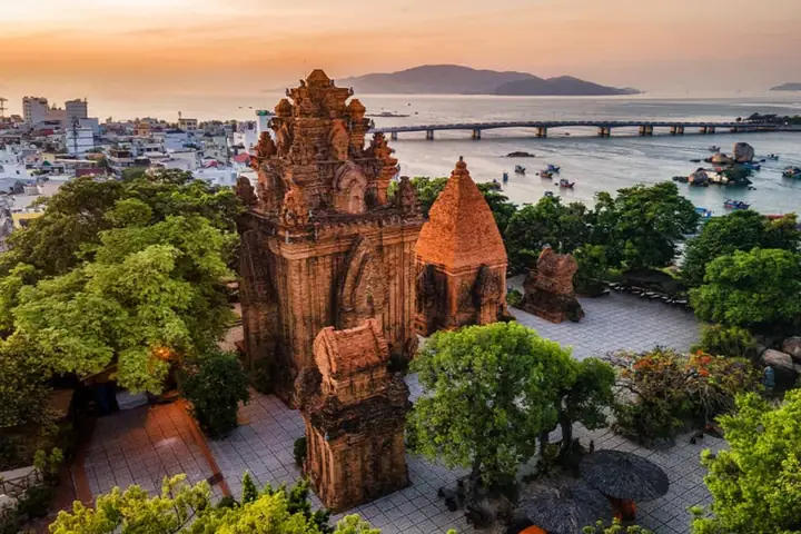 Giá Vé Tháp Bà Ponagar Nha Trang 2026 & Lịch Lễ Hội: Review Chi Tiết Từ A-z Giá Vé Tháp Bà Ponagar Nha Trang 2026 & Lịch Lễ Hội: Review Chi Tiết Từ A-z