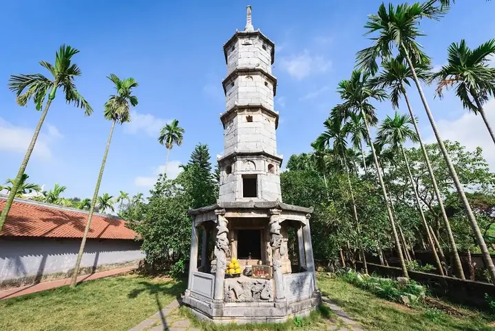 Khám Phá Tháp Bút Đài Nghiên: Lịch Sử, Kiến Trúc Và Ý Nghĩa