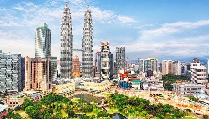 Khám Phá Tháp Đôi Petronas – Tòa Tháp Chọc Trời Biểu Tượng Malaysia
