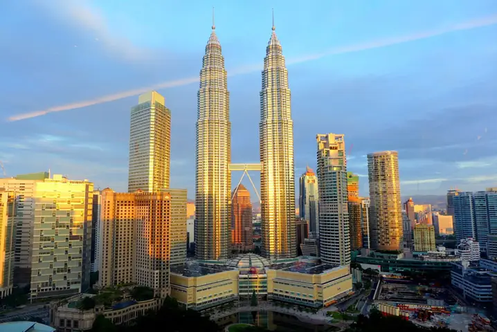 Khám Phá Tháp Đôi Petronas: Lịch Sử, Kiến Trúc, Trải Nghiệm