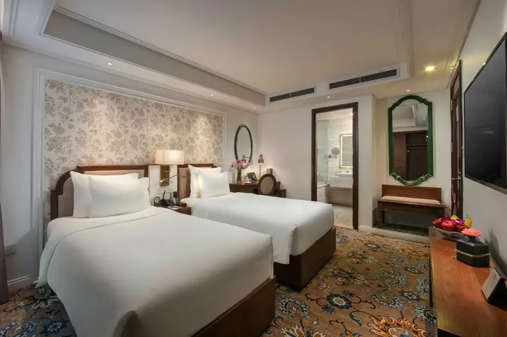 Khám Phá The Oriental Jade Hotel – Đánh Giá Chi Tiết Khám Phá The Oriental Jade Hotel – Đánh Giá Chi Tiết