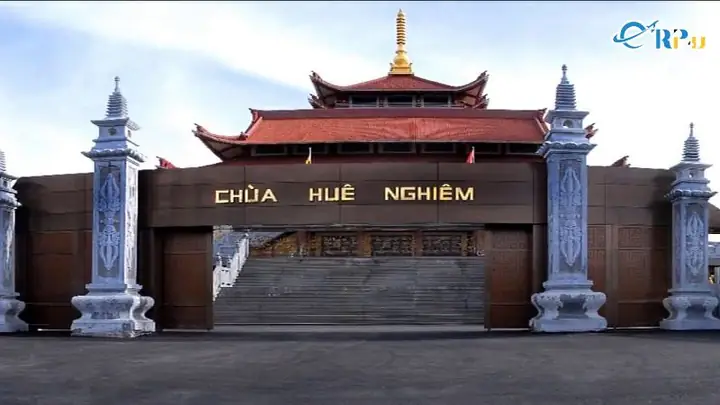 Khám Phá Chùa Huê Nghiêm – Đền Ngọc Lịch Sử & Hoạt Động Tôn Giáo