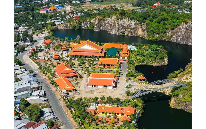 Thiền Viện Trúc Lâm An Giang: Đánh Giá Chi Tiết Trải Nghiệm Thiền Tại Vùng Sông Nước