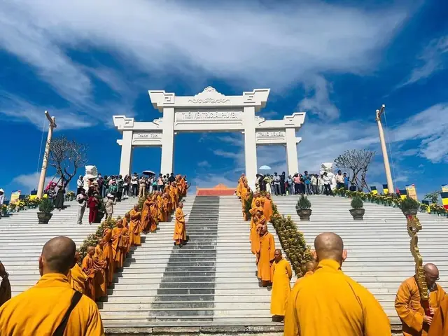 Thiền Viện Trúc Lâm Phú Yên: Trải Nghiệm Thiền Định Giữa Thiên Nhiên Tĩnh Lặng Thiền Viện Trúc Lâm Phú Yên: Trải Nghiệm Thiền Định Giữa Thiên Nhiên Tĩnh Lặng