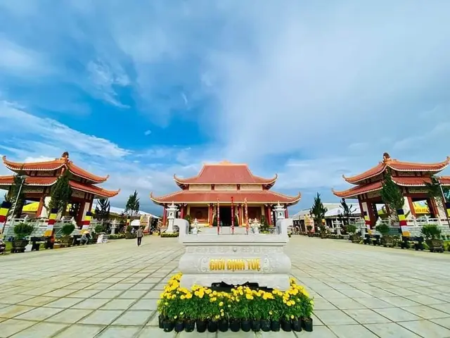 Thiền Viện Trúc Lâm Phú Yên: Trải Nghiệm Thiền Định Giữa Thiên Nhiên Tĩnh Lặng Thiền Viện Trúc Lâm Phú Yên: Trải Nghiệm Thiền Định Giữa Thiên Nhiên Tĩnh Lặng