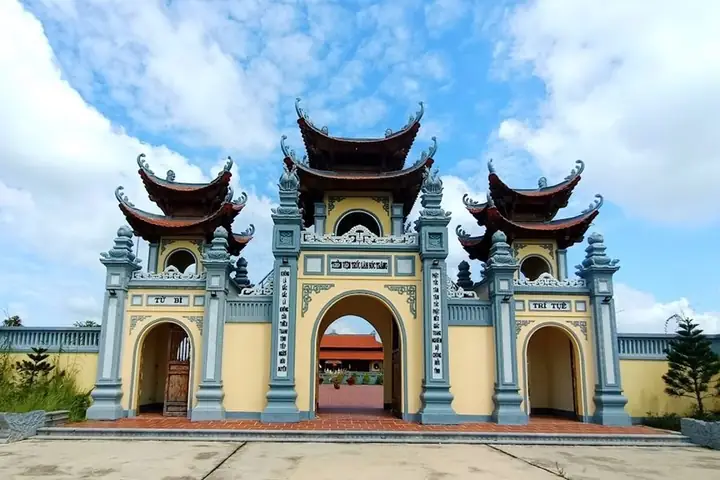 Khám Phá Thiền Viện Trúc Lâm Sóc Trăng – Hướng Dẫn Tham Quan Khám Phá Thiền Viện Trúc Lâm Sóc Trăng – Hướng Dẫn Tham Quan
