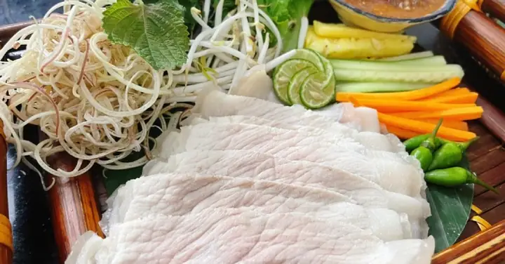 Khám Phá Bánh Tráng Cuốn Thịt Heo 2 Đầu Da Đà Nẵng