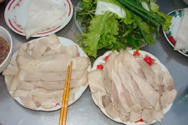 Khám Phá Bánh Tráng Cuốn Thịt Heo 2 Đầu Da Đà Nẵng