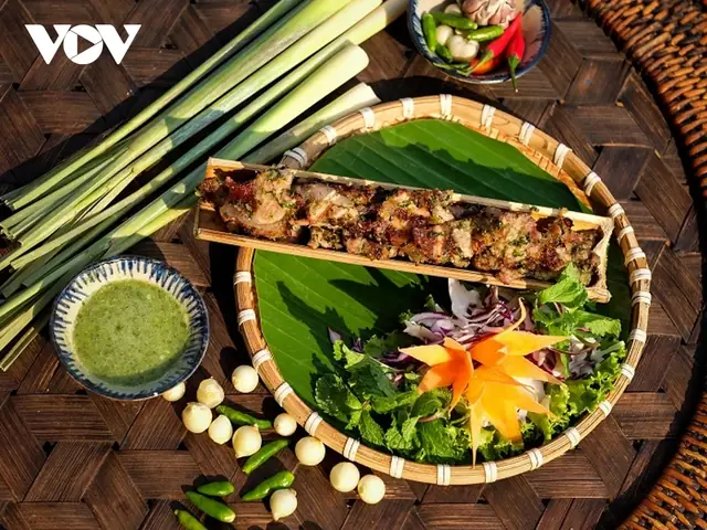 Cách Làm Thịt Lợn Nướng Ống Tre Vị Miền Tây Cho Người Mới