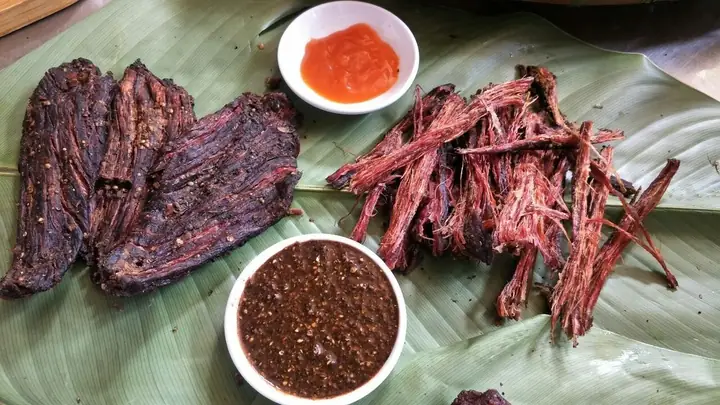 Thịt Trâu Gác Bếp Yên Bái: Hương Vị Đặc Trưng Từ Vùng Cao