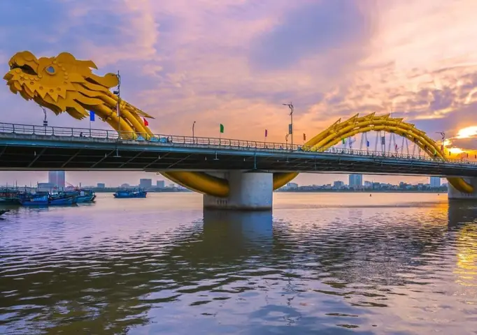 Khám Phá Cầu Rồng Đà Nẵng: Lịch Sử, Kiến Trúc & Phun Lửa